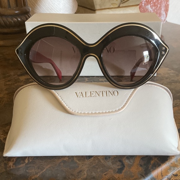 VALENTINO CAT EYE RED/BLACK WOMAN SUNGLASSES WITH CASE - Picture 7 of 16